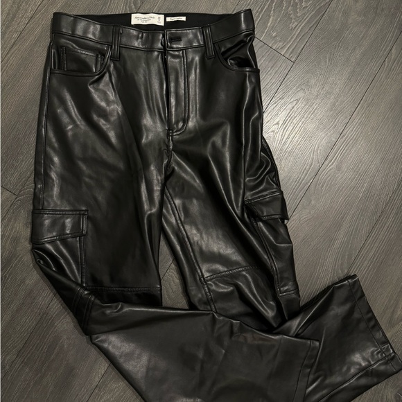 Abercrombie Finch, 90s relax high-rise leather pants - Picture 8 of 9